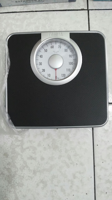 timbangan badan untuk mengukur berat tubuh