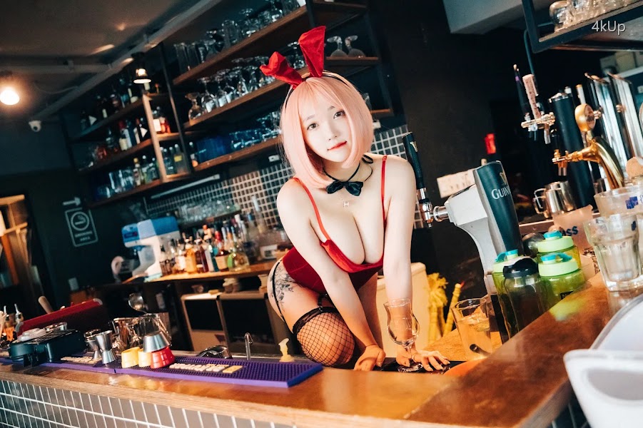 [Loozy] Son Ye-Eun (손예은) Tainted Love Bar