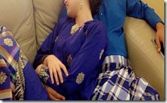 Gambar romantik Lisa Surihani tidur bersama Yusry KRU