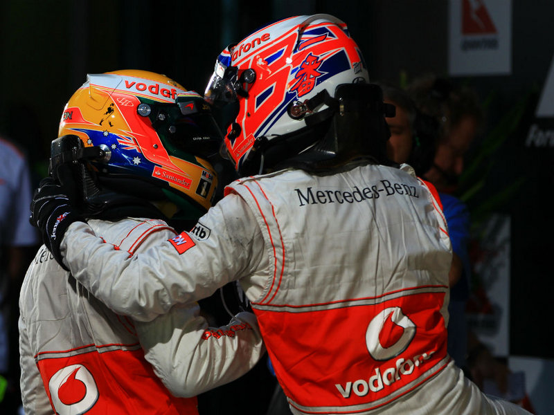 Lewis-Hamilton-Jenson-Button-Australian-GP_2735639.jpg