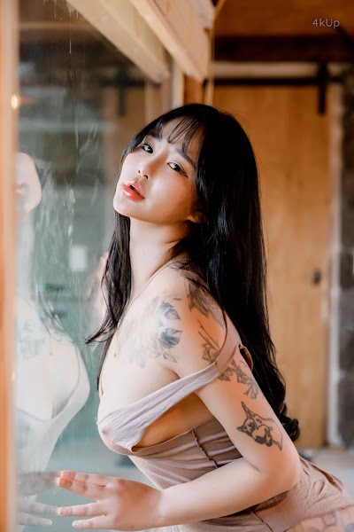 Jeon Bo-Yeon (전보연) T Pants