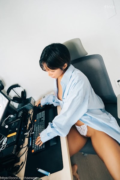 [Loozy] Booty Queen 4K Girl Friend