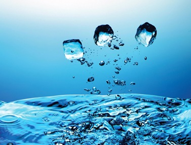 água no estado sólido e líquido