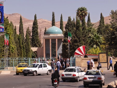 20. Mausoleul lui Sa'di.JPG