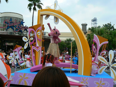 Imagini Universal Studios Osaka: Pantera Roz la parada