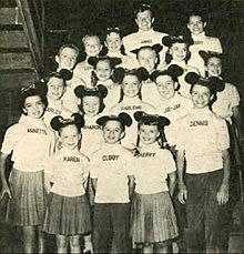 File-Mickey_Mouse_Club_Mouseketeers_1957-2012-04-27-21-24.jpg
