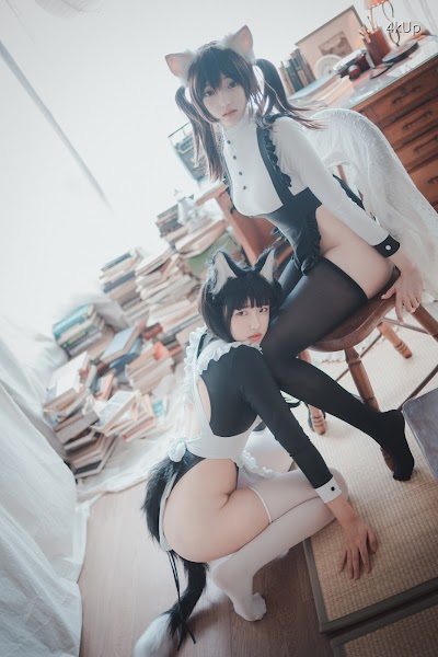 DJAWA Photo – Bambi (밤비) & Sonson (손손) Maid Mansion W