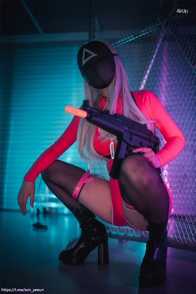 DJAWA Photo – Son Ye-Eun (손예은) “[Squid Game] Triangle Soldier”