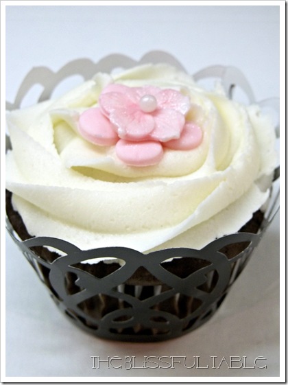 cupcakes with flowers 009a