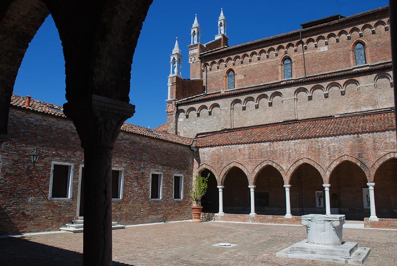Chiostro_mad_orto_35a.jpg