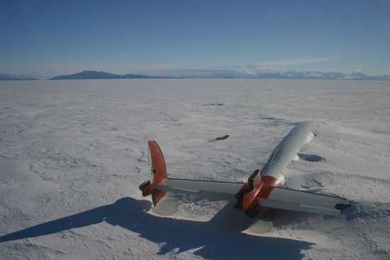 Os restos da Pegasus em McMurdo Sound, Antárctica