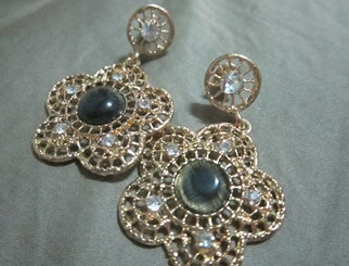 hyphen flower earrings, bitsandtreats