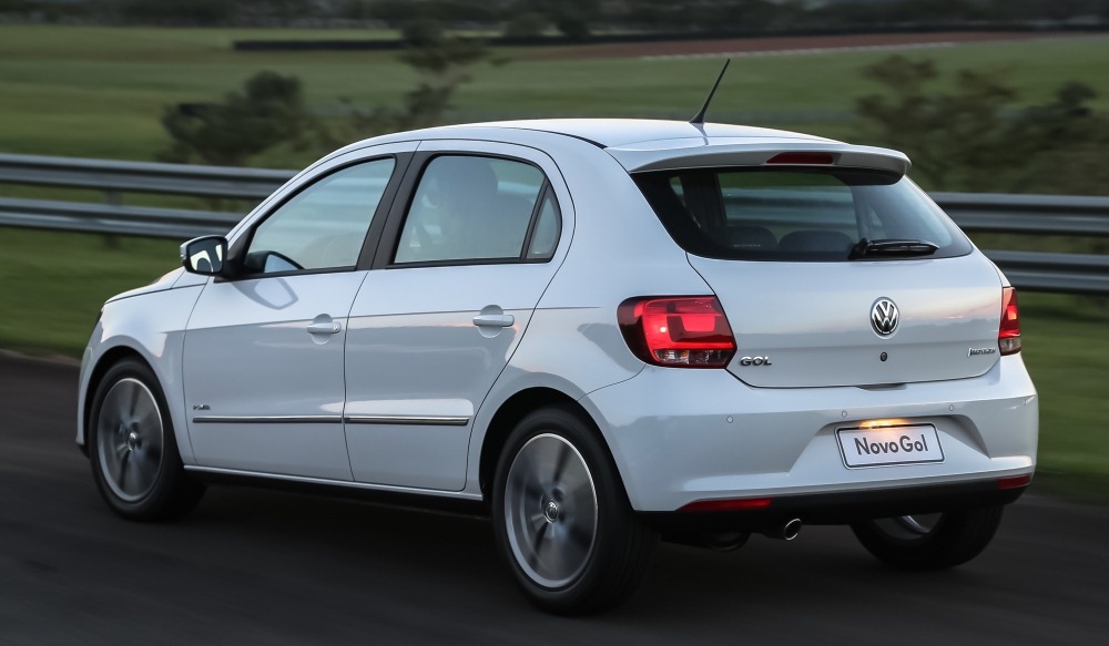 [Eis%2520os%2520novos%2520Volkswagen%2520Gol%2520e%2520Voyage%25202013%2520%25284%2529%255B2%255D.jpg]