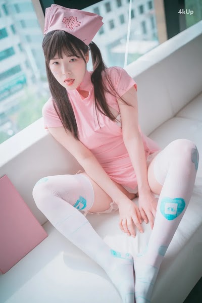 DJAWA Photo – Pia (피아) “Nursing Overtime”