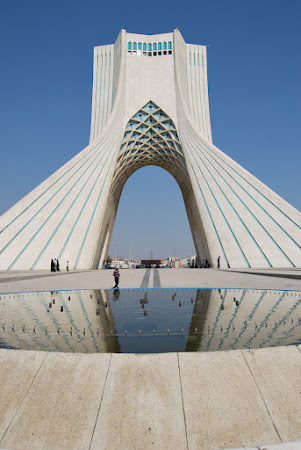 Obiective turistice Teheran: turnul Azadi 