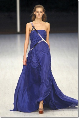 MATTHEW-WILLIAMSON-SPRING-RTW-2011-PODIUM-028_runway