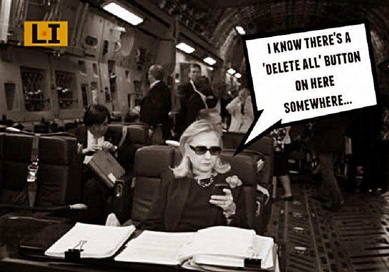 [Clinton%2520on%2520a%2520C-17%252C%2520with%2520blackberry%2520in%2520hand%255B3%255D.jpg]