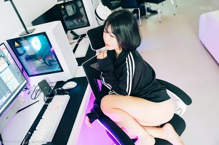 [Loozy] Zia (지아) PC Room With SP (Part A)