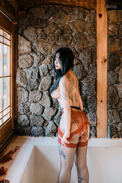 Jeon Bo-Yeon (전보연) Toilet Girl