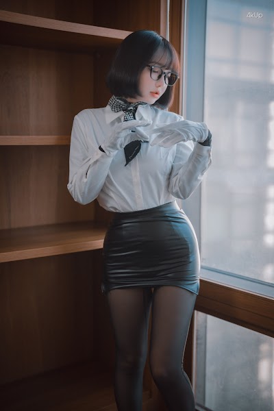 DJAWA Photo – Son Ye-Eun (손예은) Naughty Supervisor