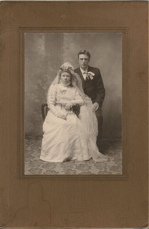 [Wedding%2520Photo%2520Litchville%2520ND%2520%2520DL%2520Antiques%255B4%255D.jpg]