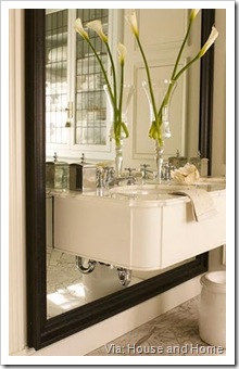 Bath vanity on mirror des Julie Charbonneau H&H