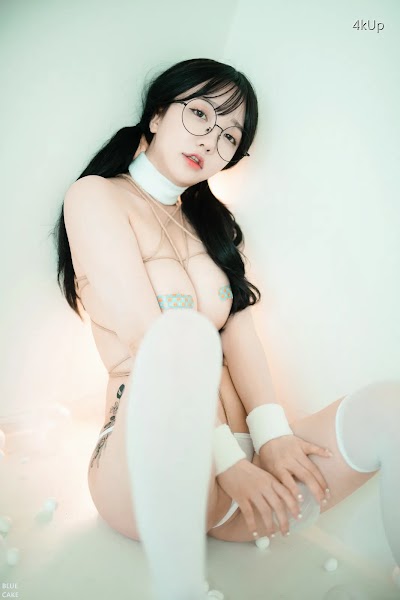 [BLUECAKE] Son Ye-Eun (손예은) Pocky ♥ Yenny