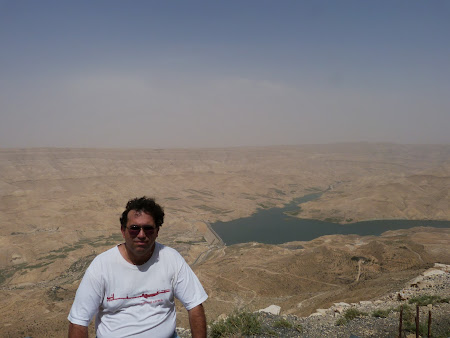 Imagini Iordania: Baraj in desert