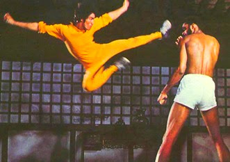 Bruce Lee fighting against the giant Kareem Abdul Jabbar
