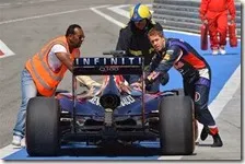 Vettel spinge la RB10