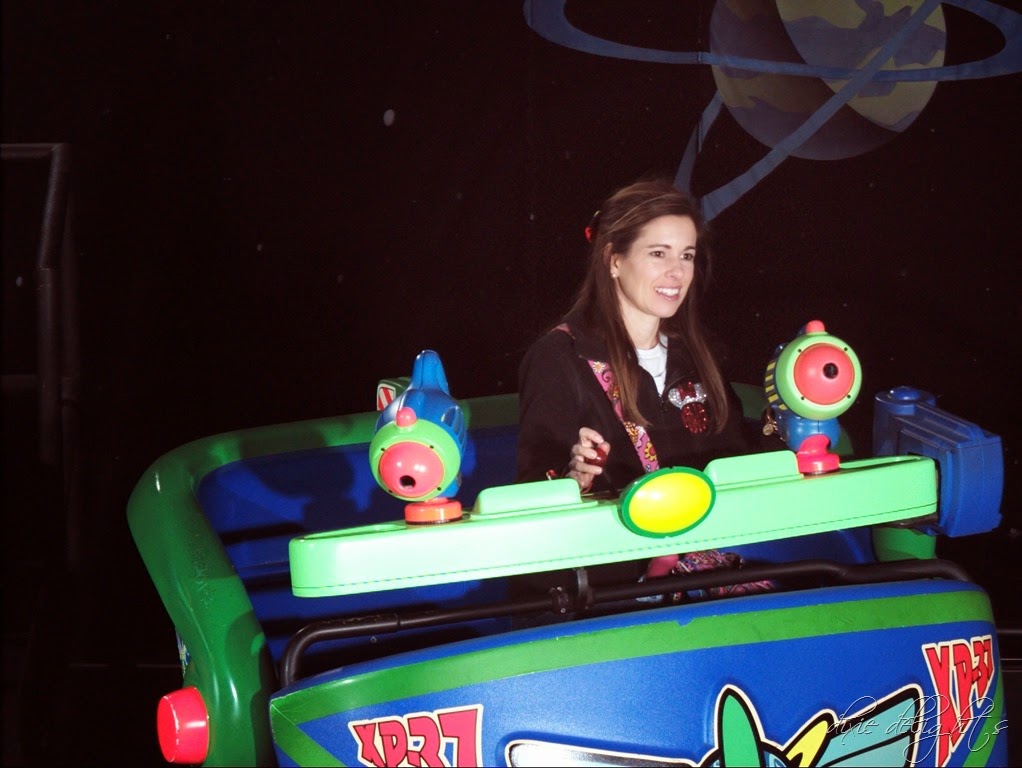 [MK_BUZZLIGHTYEARRIDE_7167944911.jpg]