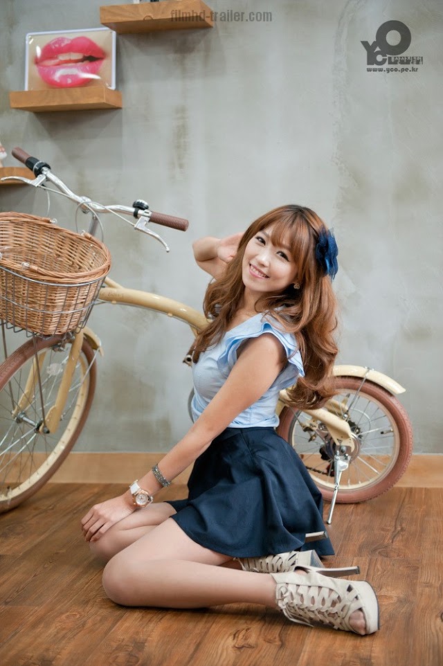 Lee Eun Hye photos in Blue Dress