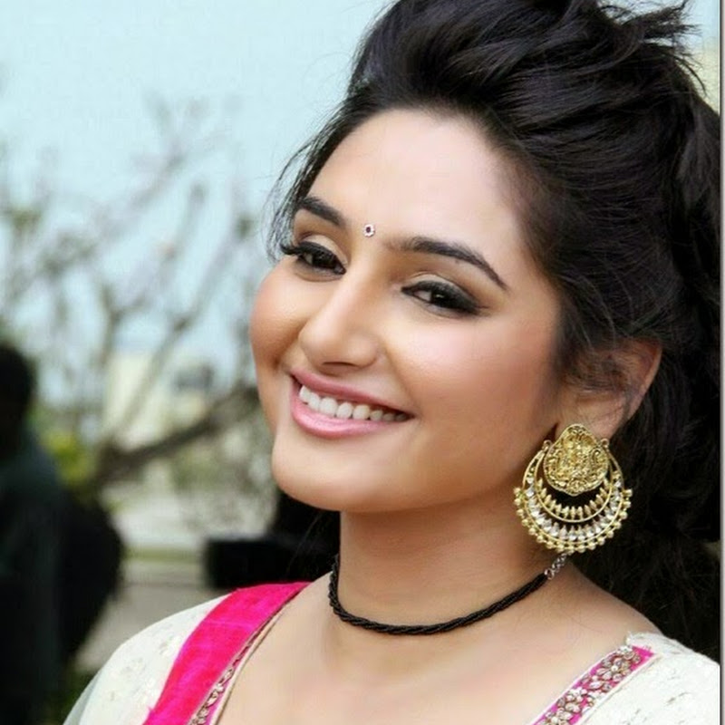Ragini Dwivedi Latest Cute Images