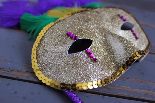 DIY Mardi Gras Mask #diy #mardigras #halloween