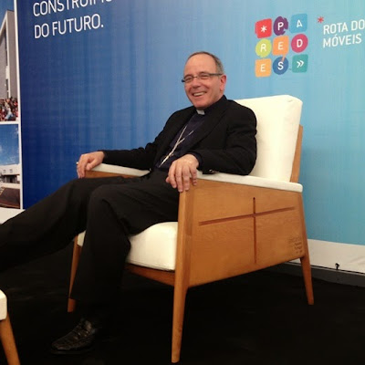ANTARTE oferece a D. Manuel Clemente réplica da cadeira do Papa
