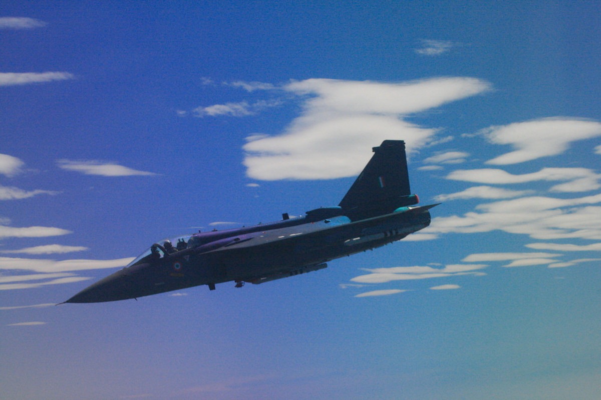 [Light-Combat-Aircraft-LCA-Tejas-Indi%255B2%255D.jpg]