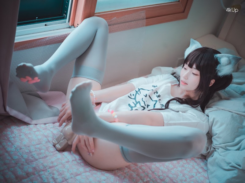 DJAWA Photo – Bambi (밤비) The cat I picked up turned into a girl