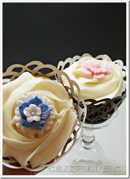 cupcakes with flowers 037a
