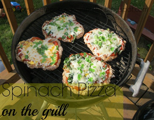 spinach pizza on grill 