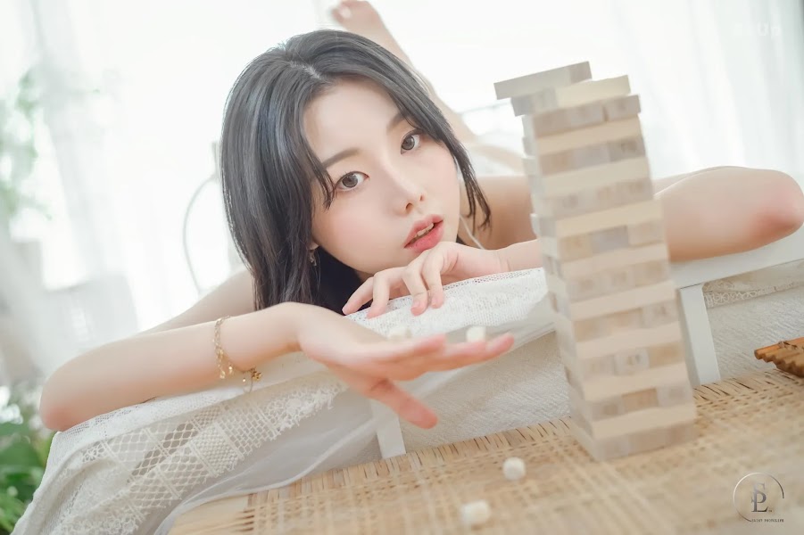 SAINT Photolife – Yuna (유나) No.32 Jenga