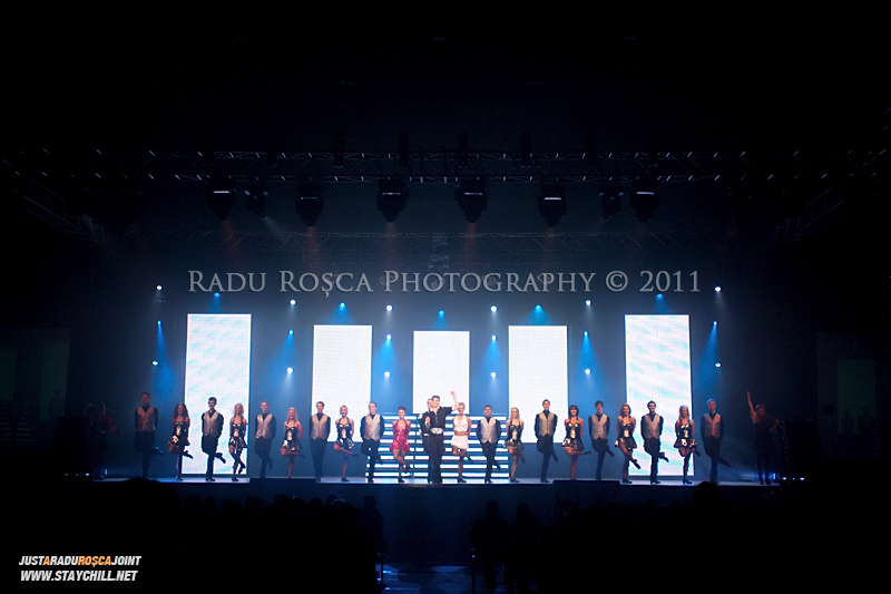 Trupa irlandeza "Lord iof the Dance" sustine un spectacol in Sala Sporturilor din Tirgu Mures joi, 10 noiembrie 2011.