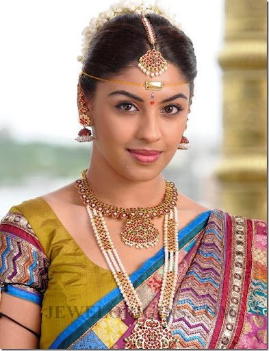 South Indian actress Richa Gangophadyay with designer bridal necklace