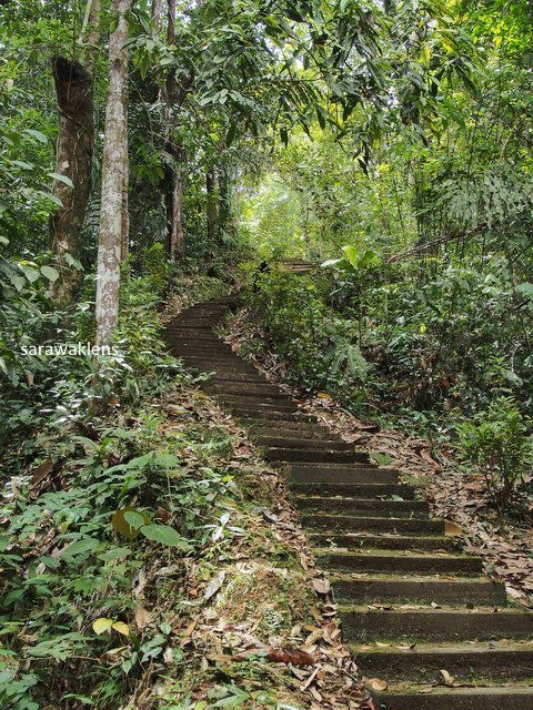 gunung_jagoi_stairs_sarawaklens_30