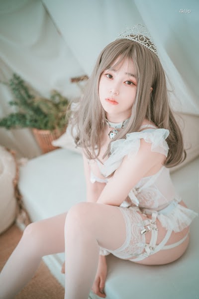 DJAWA Photo – Bambi (밤비) – “Reine de Blanc”