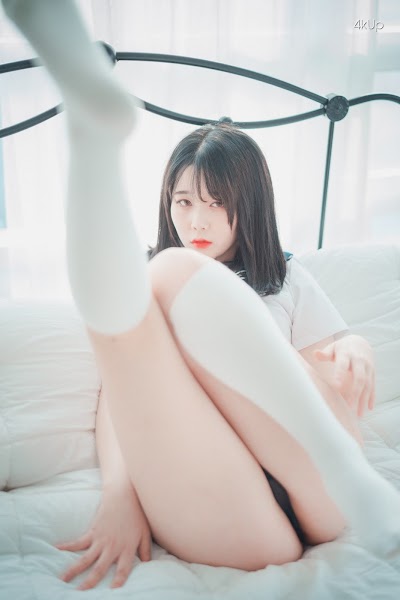 DJAWA Photo – Zia (지아) Swimming Lessons
