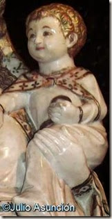 Niño y mano izquierda de la Virgen Blanca de Huarte