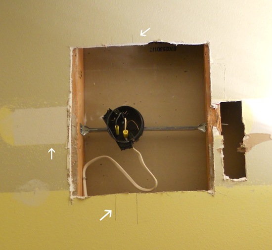 Light Fixture Between Studs, How To Install A Light Fixture Box In Drywall