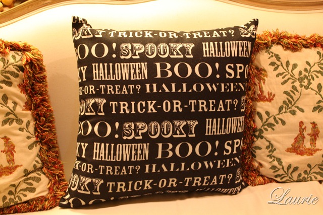 [h%2527ween%2520pillow%255B2%255D.jpg]