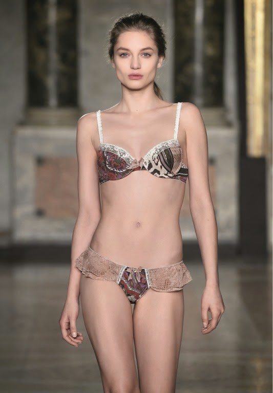 [02_BLUMARINE_UNDER_FW15_16%255B3%255D.jpg]