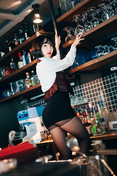 [Loozy] Son Ye-Eun (손예은) Tainted Love Bar